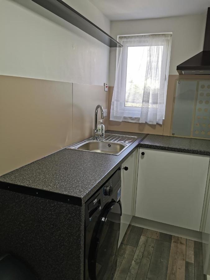 Palaz 4 - 1 Bedroom Flat Edmonton Εξωτερικό φωτογραφία